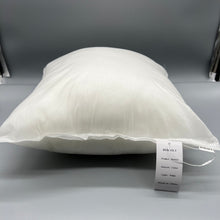 Load image into Gallery viewer, BXBXOLT Bolsters,It is used for side sleeping on the back or below the knee to relieve the low back pain between the legs of the side sleeper. It is a cylindrical pillow with a removable bamboo cover 20x8.
