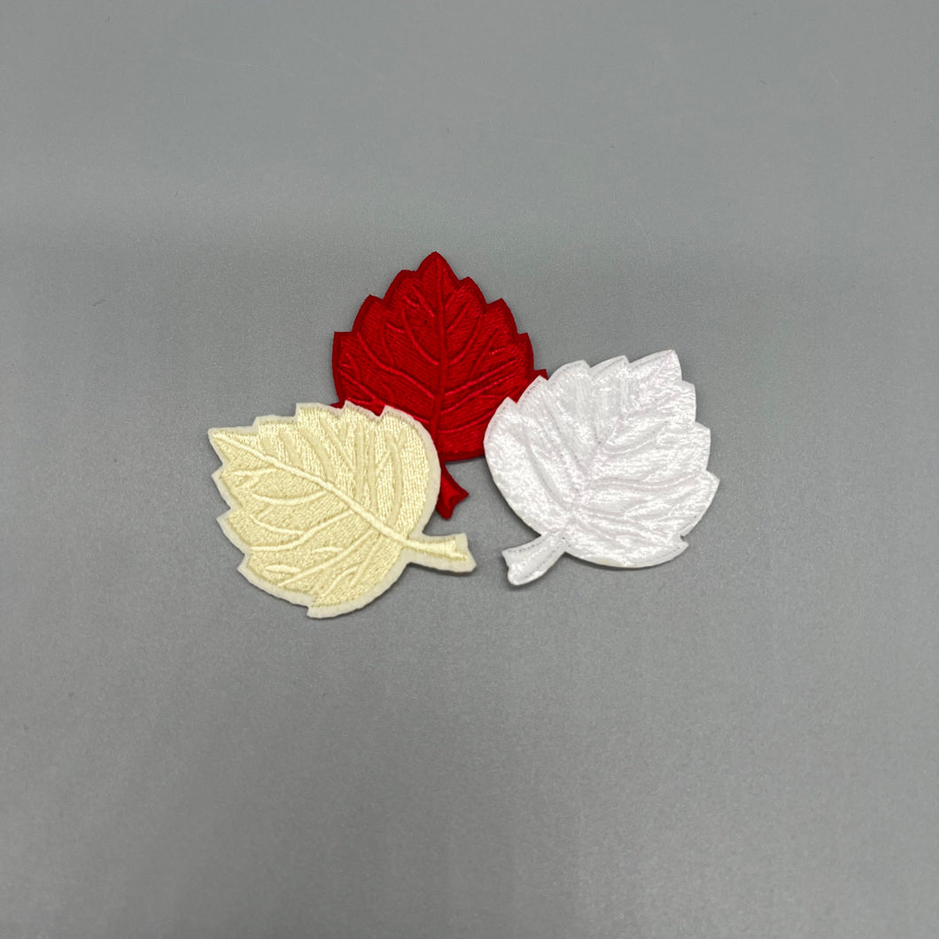 HATSPATCHES Embroidered patches for clothing,Maple leaf clothing embroidery piece / ironing patch, decal clothing / Dress / Hat / Jeans sewn cartoon Decal DIY accessories.