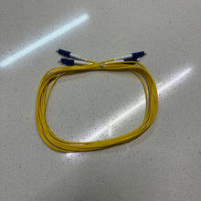 Load image into Gallery viewer, KNXWYYN Optical fiber cables,Fiber Optic Patch Cable SC to SC,Single Mode OS1 9/125um,OD 3.0mm,with 2 Fiber Optic Adapter (1M, Yellow(SC/APC to SC/APC)
