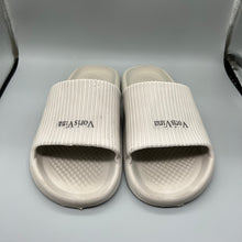 Load image into Gallery viewer, VorisVina Slippers,women&#39;s and men&#39;s casual slippers non slip quick drying shower slide bathroom slippers super buffer.
